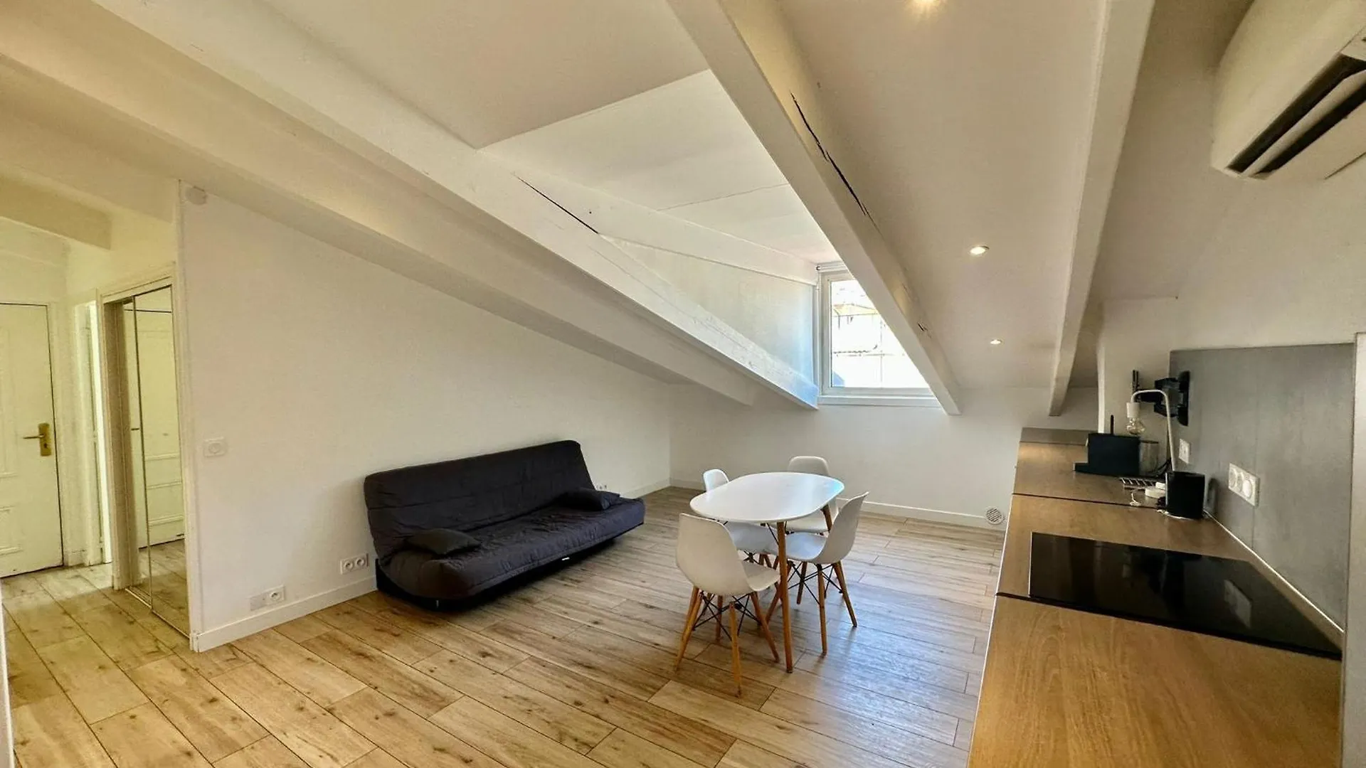 Appartement À Meyerbeer Nizza Apartment